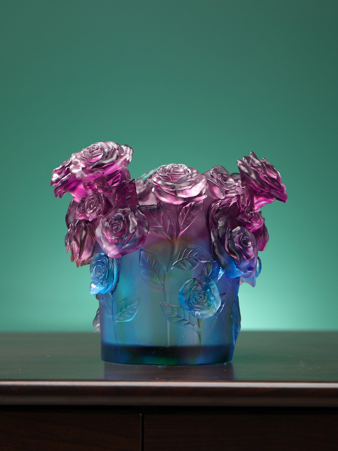 Glass Vase with Rose Bouquet Home Decoration