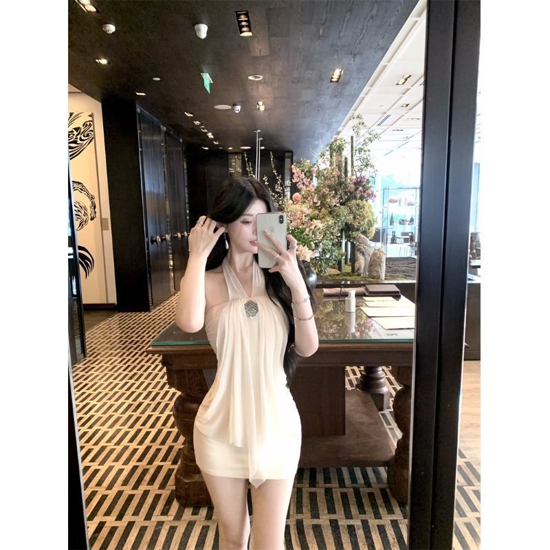 Waist-cinching Figure-flattering Sheath Skirt